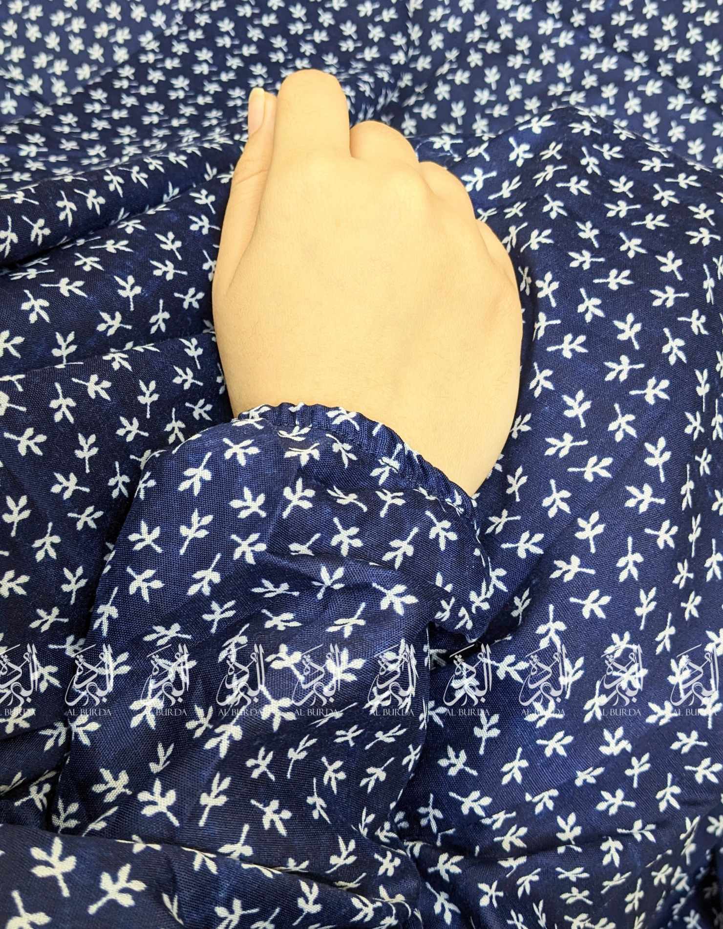 Namaz Chadar With Sleeves - Navy Leaf